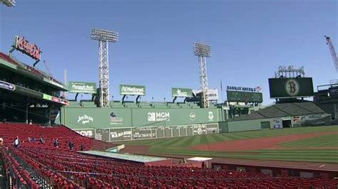 Hocus Pocus screening, trick-or-treating planned at Fenway Park as part of Halloween Movie Night
